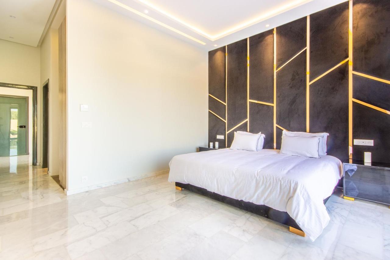 Villa NeWaVe, Lux, Piscine chauffée Inclus, Personnels à Marrakesh Extérieur photo