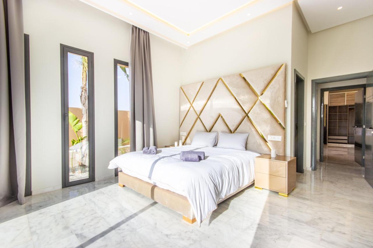 Villa NeWaVe, Lux, Piscine chauffée Inclus, Personnels à Marrakesh Extérieur photo