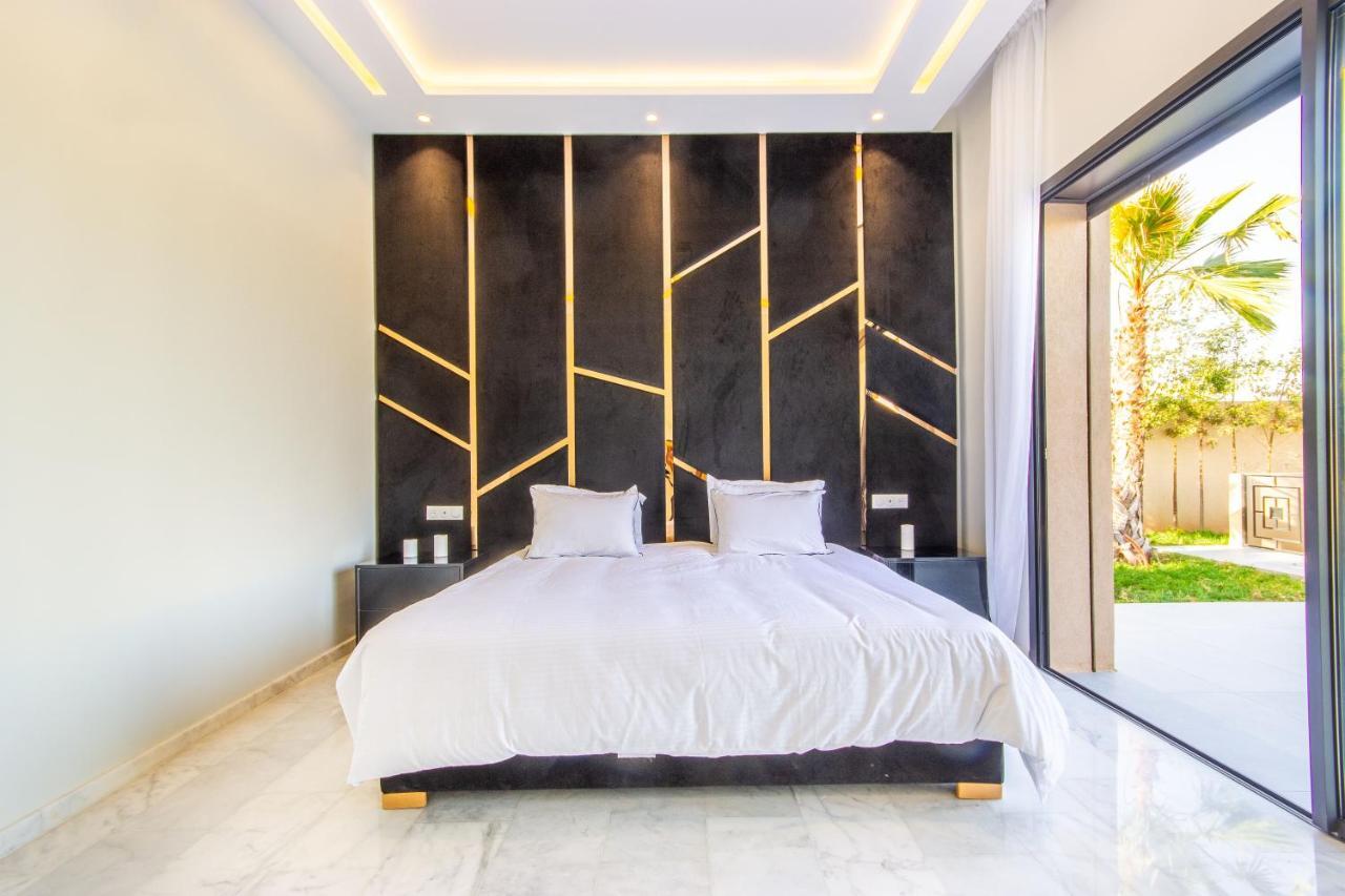 Villa NeWaVe, Lux, Piscine chauffée Inclus, Personnels à Marrakesh Extérieur photo