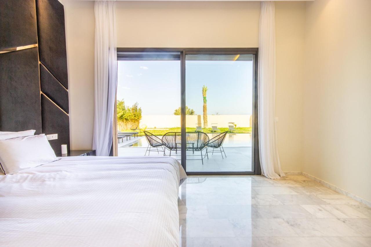 Villa NeWaVe, Lux, Piscine chauffée Inclus, Personnels à Marrakesh Extérieur photo